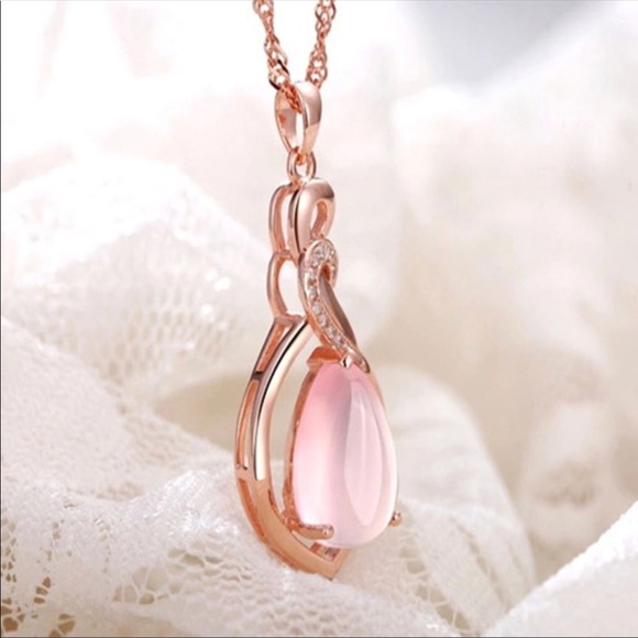 Lotus opal crystal Rose gold plated Necklace - Picture 4 of 9